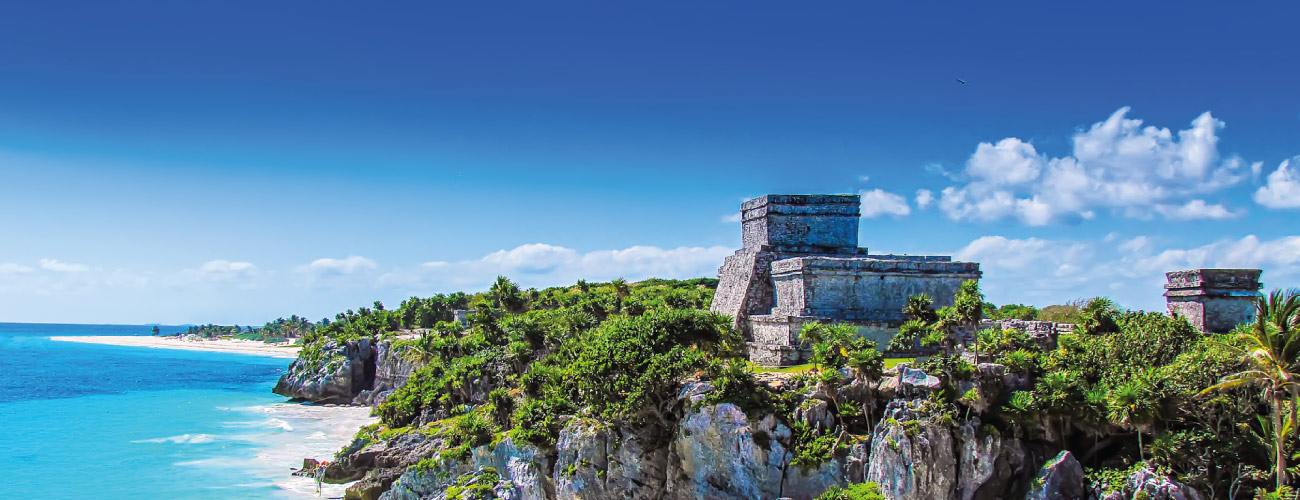 Zona arqueológica de Tulum frente al mar
