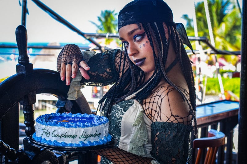 Capitán Hook · Cena y show pirata en Cancún